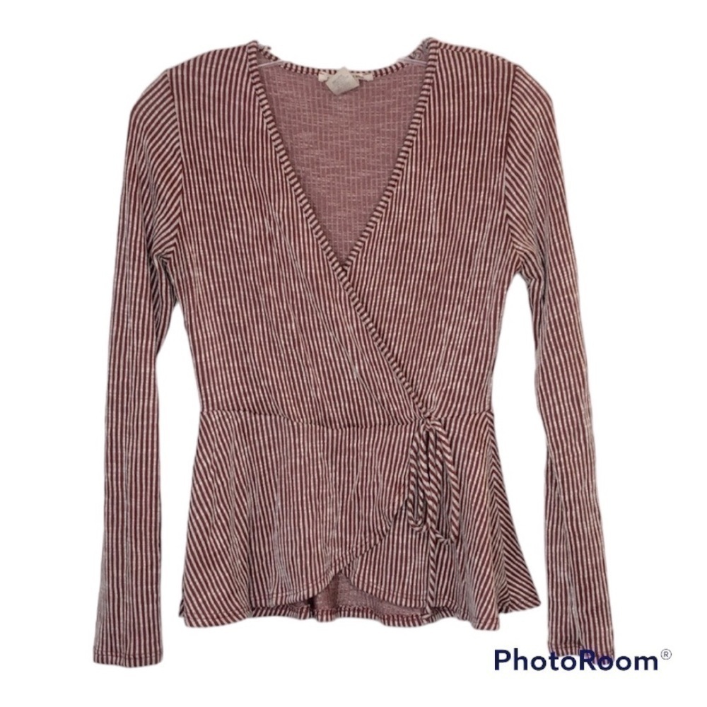 Caution to the Wind Striped Wrap Top with‎ Tie Detail Size Medium